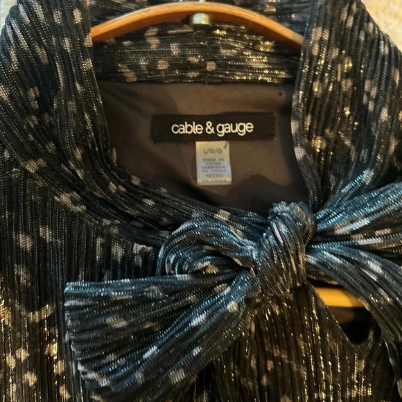 Cable & Gauge Black and Metallic Blouse. #office siren #corporatecore #career - Picture 3 of 6